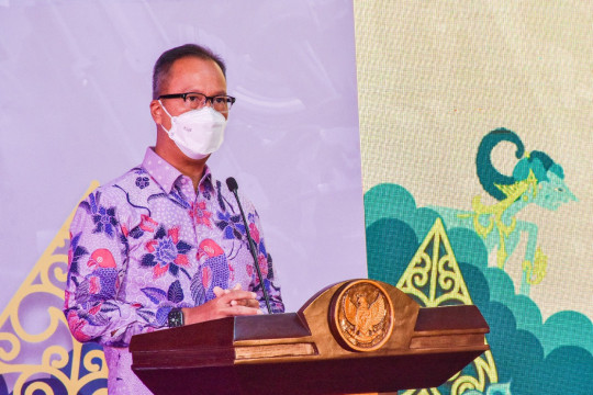 Peringati Hari Batik Nasional, Menperin Promosikan Asyik Memakai Batik