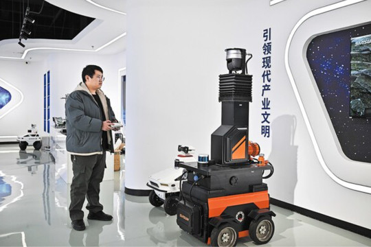 Focus on upgrading industries and collaboration