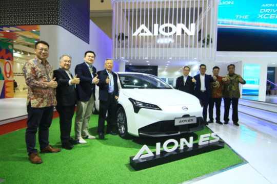 Menjawab Kerinduan Pecinta Sedan, AION ES Meluncur dengan Harga Rp386 Juta