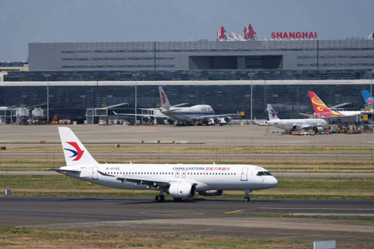 China Eastern Airlines Menerima Pesawat Pertama dari Pesanan 100 Pesawat