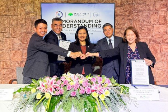 Cathay United Bank Signs Tripartite MOU with PEZA and RCBC to Support Corporate Expansion into the Philippines