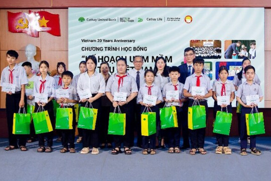 Cathay United Bank HCM Branch Awards "Elevated Tree Program" Scholarship