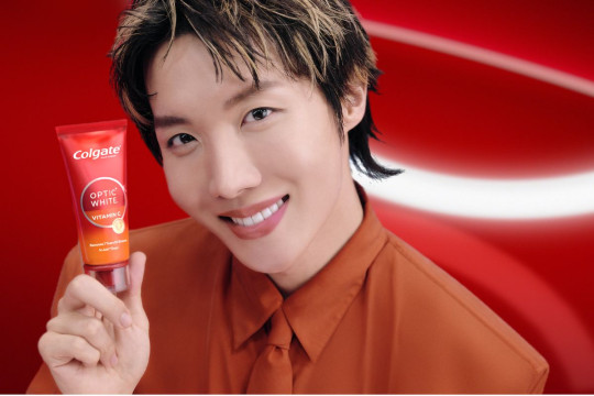 Colgate® Luncurkan Optic White™ Vitamin C Bersama j-hope BTS