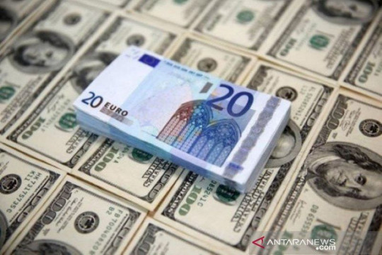 Kebuntuan tentang Ukraina membuat euro terus tertekan di sesi Asia