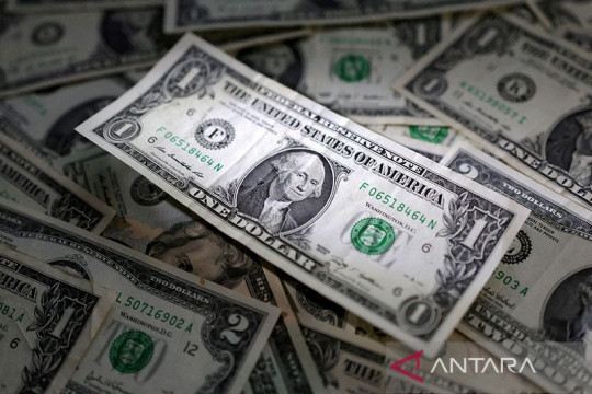 Dolar menguat di tengah aksi jual kripto ketika pasar AS libur