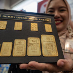 Emas Antam pada Kamis anjlok Rp20.000 menjadi Rp1,866 juta per gram