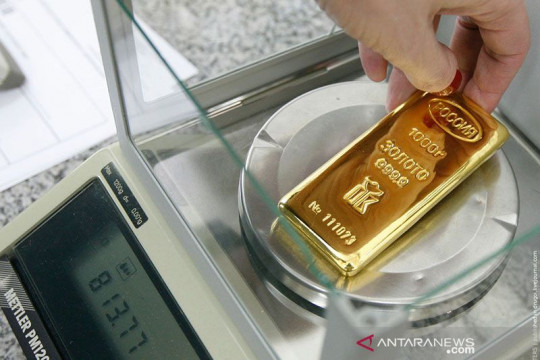 Emas naik 9,5 dolar, investor khawatir atas penyebaran varian Omicron