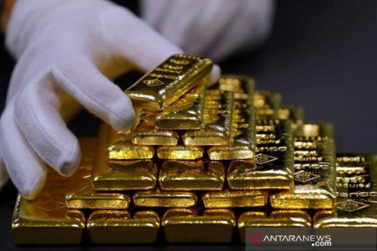 Emas stabil di Asia, tapi bersiap untuk minggu terburuk sejak Januari