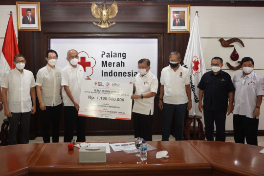 Toyota Indonesia Donasi Bantuan untuk PMI