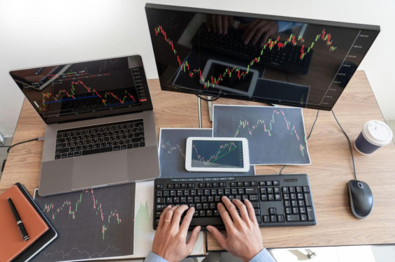 IHSG Kamis dibuka menguat 14,78 poin ke posisi 6.056