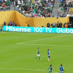 Hisense Tampil sebagai Pemimpin Pasar Lewat Pesan Bertajuk "HISENSE 100" TV, GLOBAL No.1" di Sejumlah Stadion