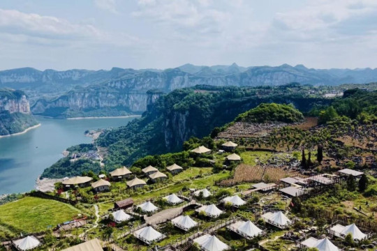 Kebangkitan Desa Pegunungan: "Homestay Economy" di Guizhou Jadi Angin Segar bagi Desa-Desa Etnik