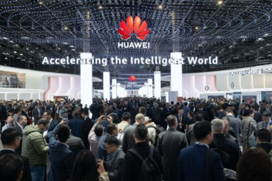 Huawei: Dukung Operator Seluler Rombak Bisnis, Infrastruktur, serta O&M dengan AI