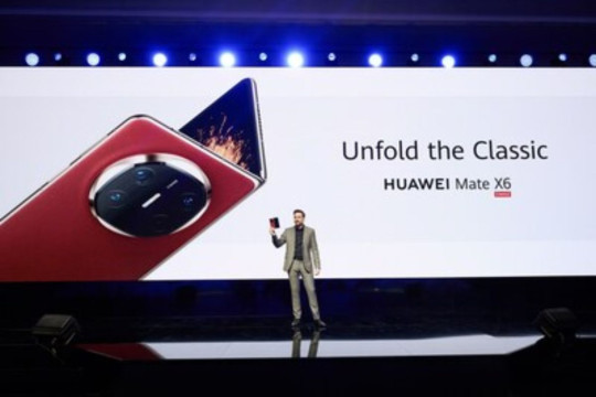 Huawei Hadirkan Era Baru Keunggulan Ponsel Lipat dalam Ajang "'Unfold the Classic" di Dubai