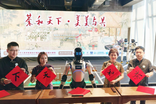 AGIBOT dan ASIX Tampilkan Robot Humanoid Canggih dalam Ajang Budaya di Jakarta