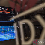IHSG menguat di tengah pasar "wait and see" hasil RDG Bank Indonesia