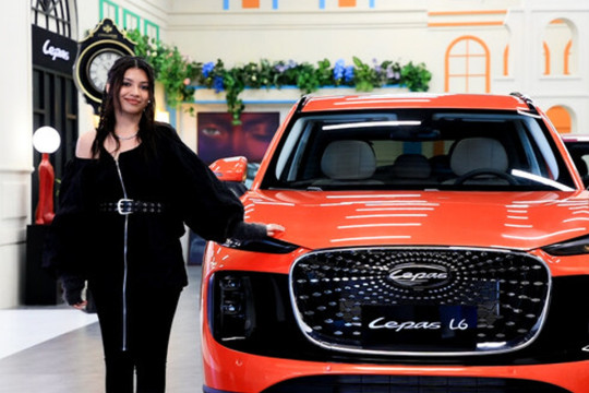 JeryL Lee Performs at the Chery International User Carnival, Composing a Symphony of Elegance with LEPAS