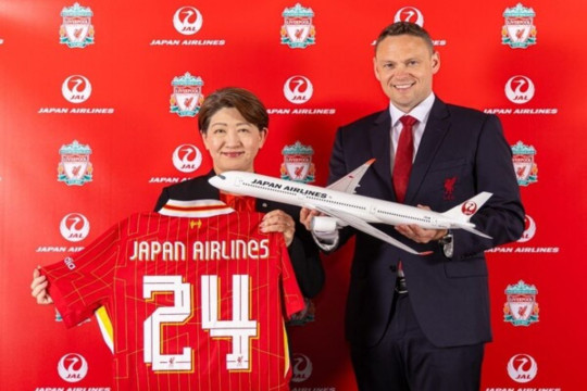 Liverpool Football Club dan Japan Airlines menjalin kerja sama jangka panjang sebagai mitra resmi klub