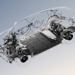 Lucid Ungkapkan Rincian Mobil Midsize yang Akan Datang dan Umumkan Aliran Pendapatan Rutin yang Baru