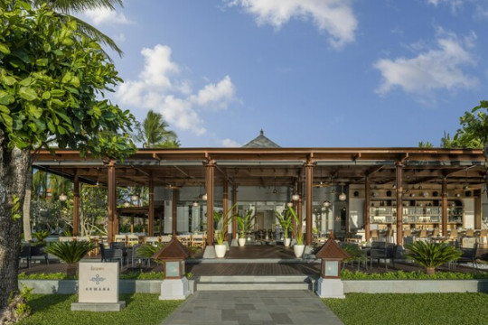 Restoran Arwana di The Laguna, Bali Hadirkan Pengalaman Baru Kuliner di Tepi Pantai