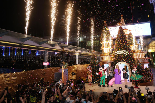 Harbour City dan Hong Kong Disneyland Resort Luncurkan "Magical Christmas" di Hong Kong Victoria Harbour