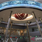 Pengamat: IHSG turun karena investor alihkan dana ke aset lebih aman