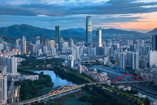 District neighboring Hong Kong attracts global investment for commerce, trade, and cultural tourism