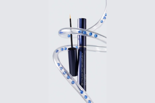 RevitaLash® Cosmetics Memperkenalkan Serum Bulu Mata Revolusioner Tanpa Kandungan Analog Prostaglandin