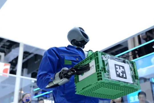 WAIC 2025: Shanghai Electric Lansir Robot Humanoid Industri Perdana, "SUYUAN", Memajukan Manufaktur Pintar Generasi Baru