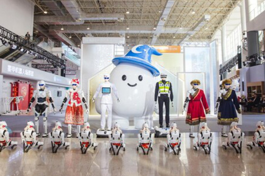 Portofolio Robot AiMOGA Tampil Perdana di "Chery AI Night 2026"