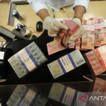 Rupiah pada Senin pagi melemah jadi Rp18.031 per dolar AS