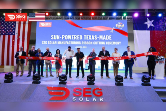 SEG Solar Resmikan Pabrik Baru di Houston dan Mulai Memproduksi Panel Surya Pertama