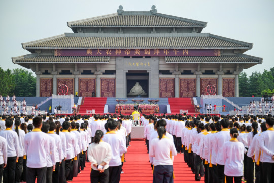 Kota Suizhou, Kampung Halaman Kaisar Leluhur China Yan, Menggelar Upacara Pemujaan