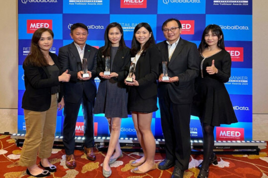 CUB Raih Empat Penghargaan Retail Banker International atas Keunggulan Teknologi Digital