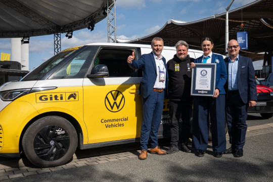 Giti Tire Sukses Antar "VW ID.Buzz World Tour" Raih Rekor Dunia