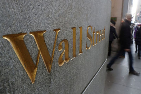 Wall Street berakhir lebih tinggi, indeks Dow melonjak 827,87 poin