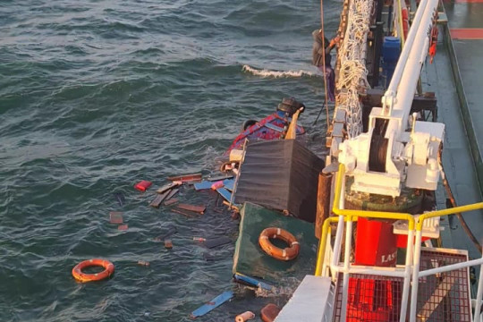Kru Kapal MT Kakap Milik PIS, Selamatkan Kapal Nelayan di Tanjung Priok