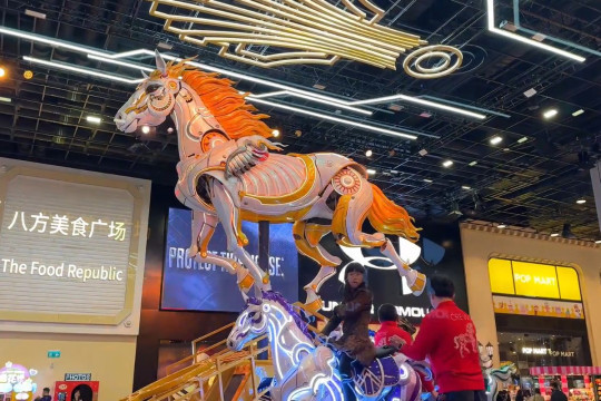 XiaoDi × Studio City: Instalasi Seni Imlek Tahun Kuda Tampil Perdana, Menghadirkan Estetika Timur ke Panggung Dunia